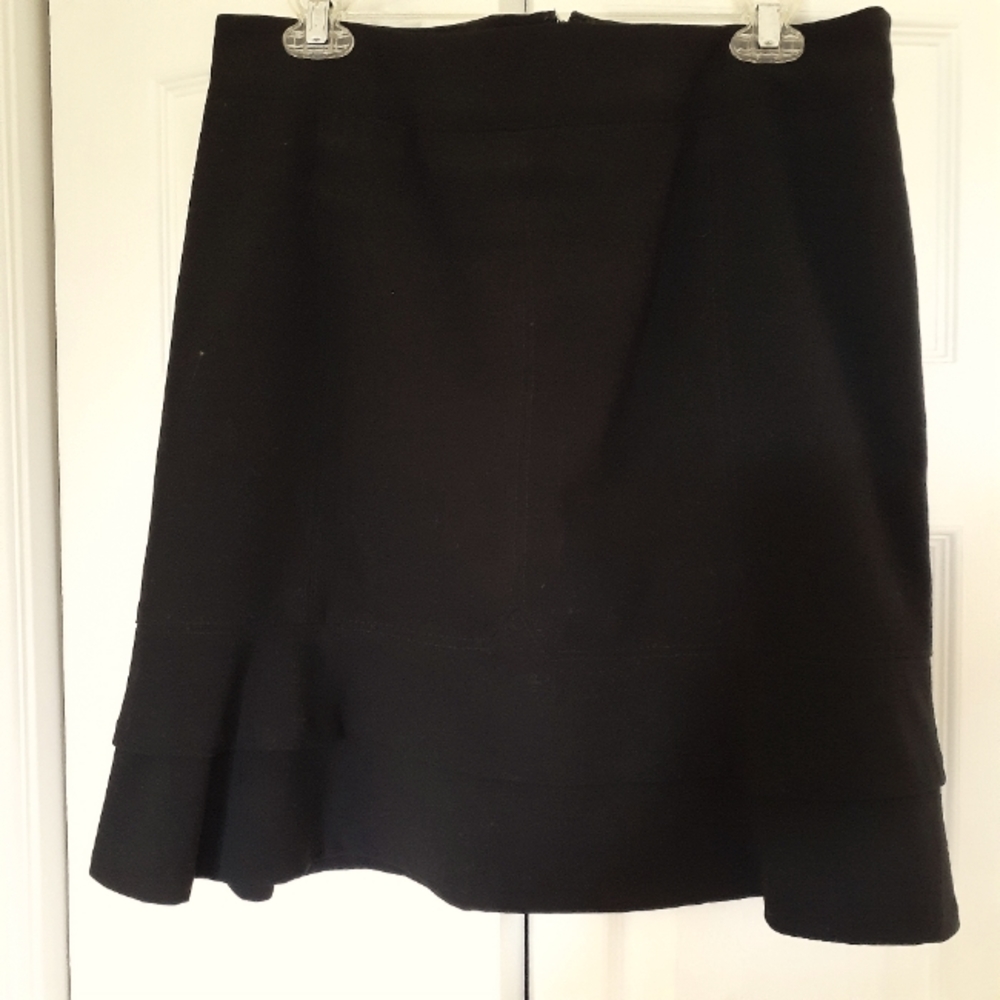 Ladies Reitmans Black skirt...size 11